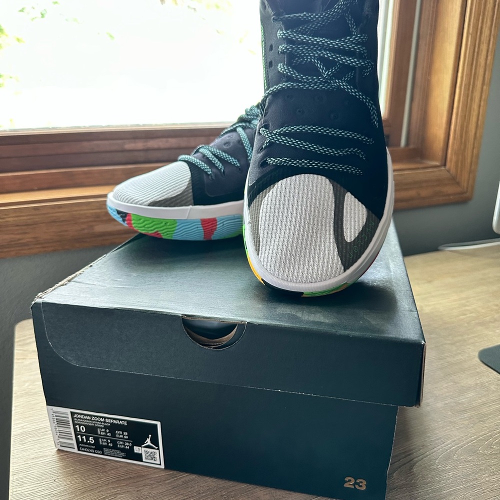 Men’s Jordan’s Zoom Stylish Black and White Men's Sneakers